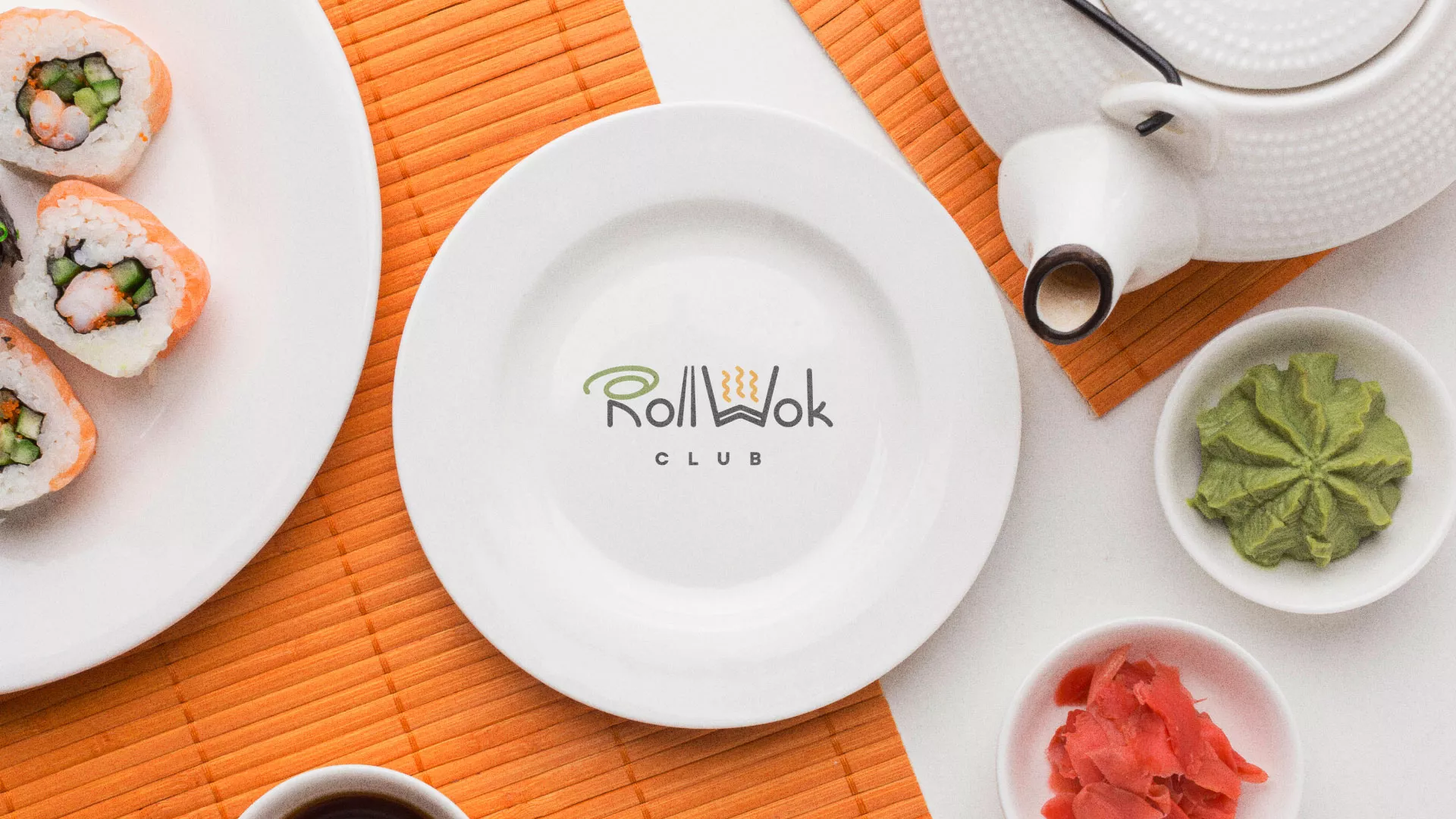 Разработка логотипа и фирменного стиля суши-бара «Roll Wok Club» в Костомукше